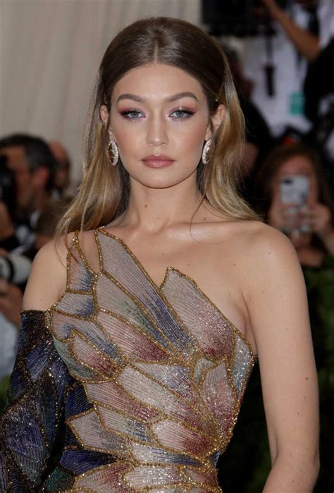 Gigi Hadid heavenly bodies